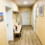 Apartmenthaus Landeskrone Fuer Gruppen Bis 20 Personen, 2 Wohnungen, Sauna, Dachterrasse & Garten * 드레스덴