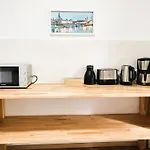 דירה Apartmenthaus Landeskrone Fuer Gruppen Bis 20 Personen, 2 Wohnungen, Sauna, Dachterrasse & Garten *