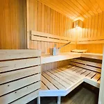 Apartmenthaus Landeskrone Fuer Gruppen Bis 20 Personen, 2 Wohnungen, Sauna, Dachterrasse & Garten * 드레스덴