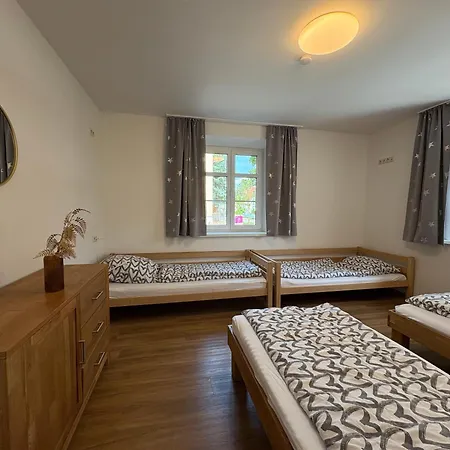 Διαμέρισμα Apartmenthaus Landeskrone Dresden Fuer Gruppen Bis 20 Personen, 2 Wohnungen, Sauna, Dachterrasse & Garten *