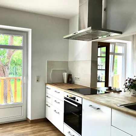 Apartmenthaus Landeskrone Dresden Fuer Gruppen Bis 20 Personen, 2 Wohnungen, Sauna, Dachterrasse & Garten *