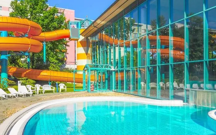 Apartmenthaus Landeskrone Dresden Fuer Gruppen Bis 20 Personen, 2 Wohnungen, Sauna, Dachterrasse & Garten Δρέσδη