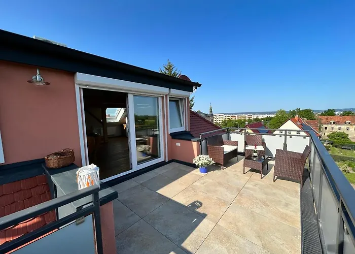 Apartmenthaus Landeskrone Dresden Fuer Gruppen Bis 20 Personen, 2 Wohnungen, Sauna, Dachterrasse & Garten Διαμέρισμα Δρέσδη