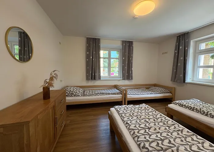 Διαμέρισμα Apartmenthaus Landeskrone Dresden Fuer Gruppen Bis 20 Personen, 2 Wohnungen, Sauna, Dachterrasse & Garten *
