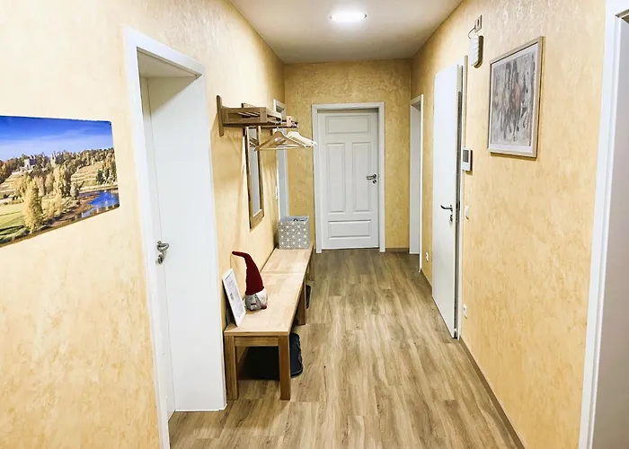 Apartmenthaus Landeskrone Dresden Fuer Gruppen Bis 20 Personen, 2 Wohnungen, Sauna, Dachterrasse & Garten * Δρέσδη