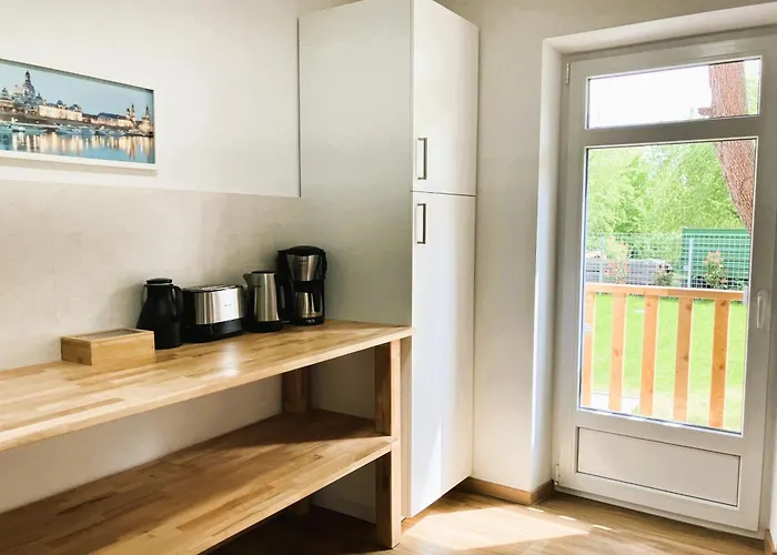 Apartmenthaus Landeskrone Dresden Fuer Gruppen Bis 20 Personen, 2 Wohnungen, Sauna, Dachterrasse & Garten Διαμέρισμα *
