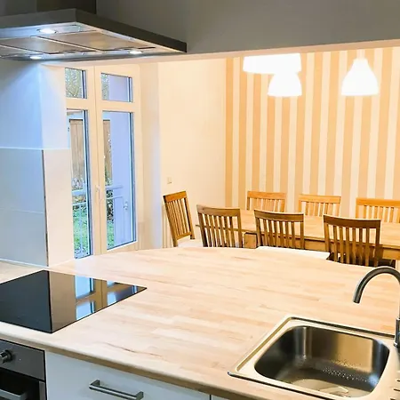 Apartment-haus Landeskrone דירה דרזדן