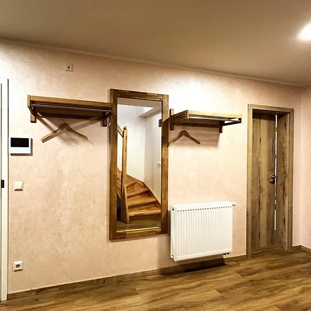 Apartment-haus Landeskrone Lägenhet