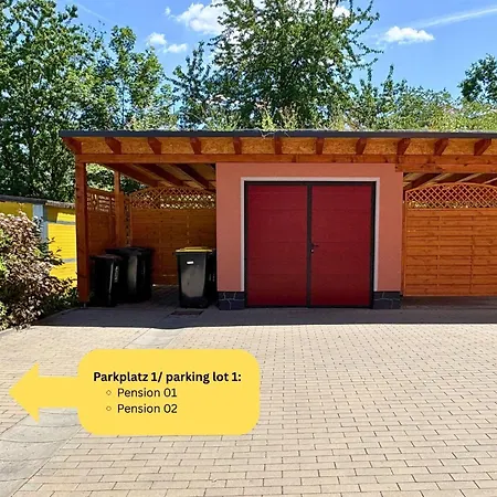 Apartmenthaus Landeskrone Fuer Gruppen Bis 20 Personen, 2 Wohnungen, Sauna, Dachterrasse & Garten * Dresden