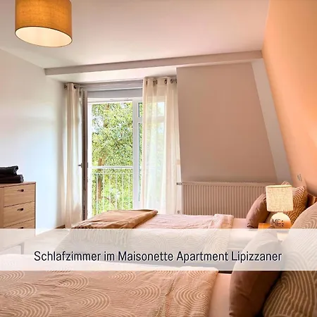 Zusammenzeit Dresden, 2 Apartments, Andalusier 4 Schlafzimmer & Balkon, Lipizzaner 5 Schlafzimmer & Sauna & Dachterrasse, Bus Vor Der Tuer Appartement *
