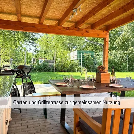 Zusammenzeit Dresden, 2 Apartments, Andalusier 4 Schlafzimmer & Balkon, Lipizzaner 5 Schlafzimmer & Sauna & Dachterrasse, Bus Vor Der Tuer Dresden