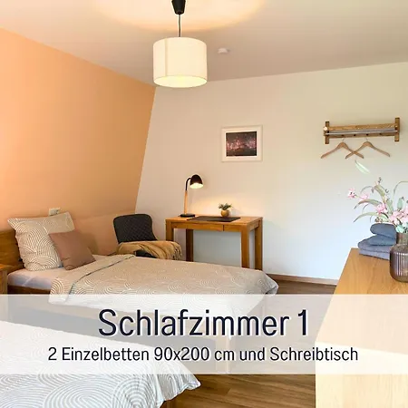 Zusammenzeit Dresden, 2 Apartments, Andalusier 4 Schlafzimmer & Balkon, Lipizzaner 5 Schlafzimmer & Sauna & Dachterrasse, Bus Vor Der Tuer Dresden