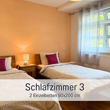 Appartement Zusammenzeit Dresden, 2 Apartments, Andalusier 4 Schlafzimmer & Balkon, Lipizzaner 5 Schlafzimmer & Sauna & Dachterrasse, Bus Vor Der Tuer *
