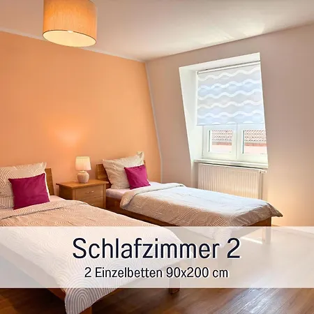 Zusammenzeit Dresden, 2 Apartments, Andalusier 4 Schlafzimmer & Balkon, Lipizzaner 5 Schlafzimmer & Sauna & Dachterrasse, Bus Vor Der Tuer Appartement Dresden