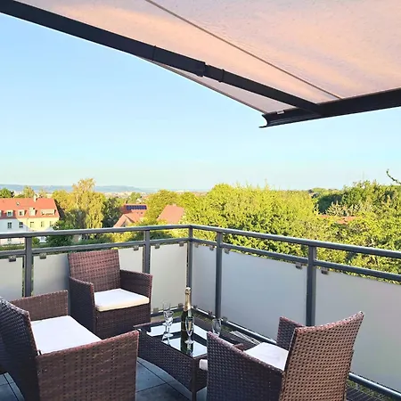Zusammenzeit Dresden, 2 Apartments, Andalusier 4 Schlafzimmer & Balkon, Lipizzaner 5 Schlafzimmer & Sauna & Dachterrasse, Bus Vor Der Tuer Appartement