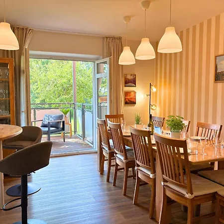 Zusammenzeit Dresden, 2 Apartments, Andalusier 4 Schlafzimmer & Balkon, Lipizzaner 5 Schlafzimmer & Sauna & Dachterrasse, Bus Vor Der Tuer Appartement *