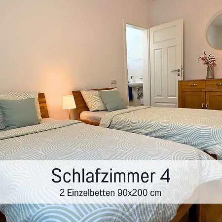 Zusammenzeit Dresden, 2 Apartments, Andalusier 4 Schlafzimmer & Balkon, Lipizzaner 5 Schlafzimmer & Sauna & Dachterrasse, Bus Vor Der Tuer