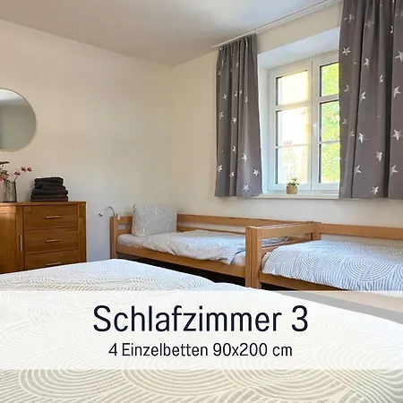 Zusammenzeit Dresden, 2 Apartments, Andalusier 4 Schlafzimmer & Balkon, Lipizzaner 5 Schlafzimmer & Sauna & Dachterrasse, Bus Vor Der Tuer *