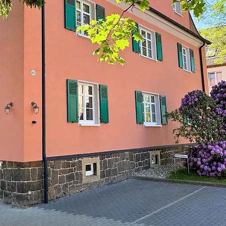 Zusammenzeit Dresden, 2 Apartments, Andalusier 4 Schlafzimmer & Balkon, Lipizzaner 5 Schlafzimmer & Sauna & Dachterrasse, Bus Vor Der Tuer *